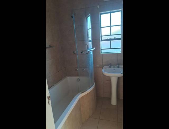 3 BEDROOM TOWNHOUSE FOR SALE IN THATCH HILL ESTATE